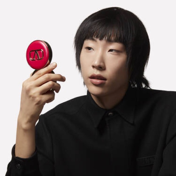 NEW Valentino Go Cushion Foundation SPF31/PA++ Shade LN1 - Picture 7 of 13